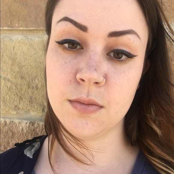 Meet your Posher, Bre - Picture 2 of 4